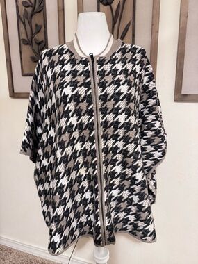 Max Studio Houndstooth Zip-Front Poncho Jacket - Black, White & Taupe